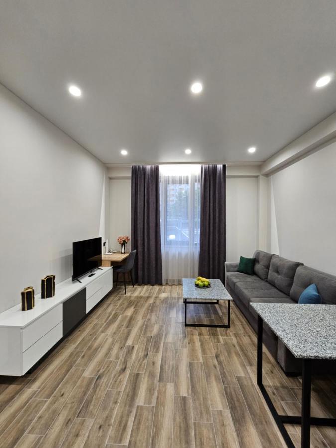 Orion Aparthotel 耶烈万 外观 照片