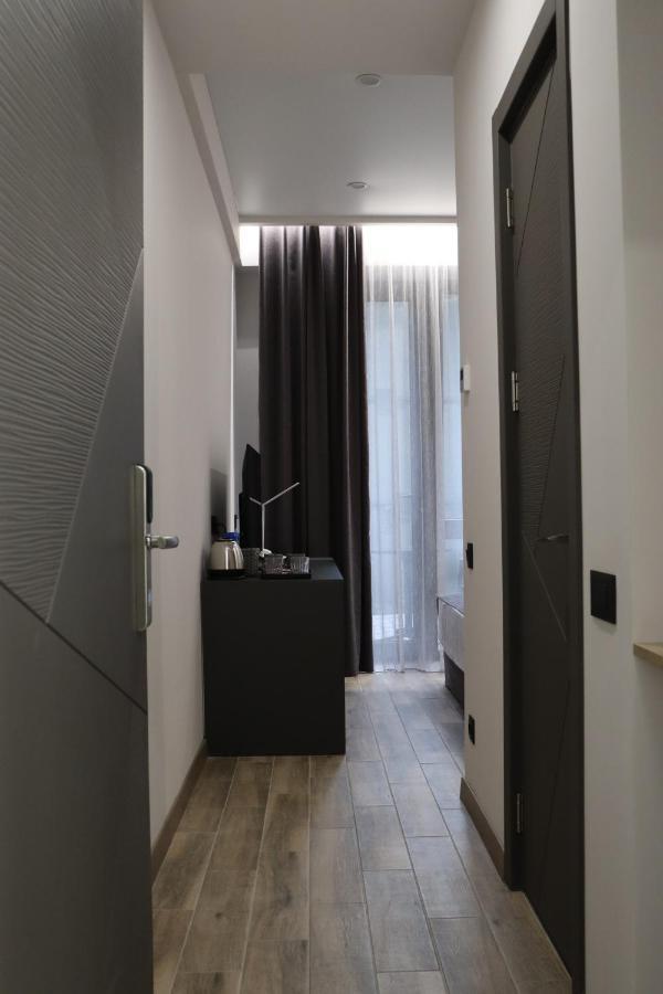 Orion Aparthotel 耶烈万 外观 照片