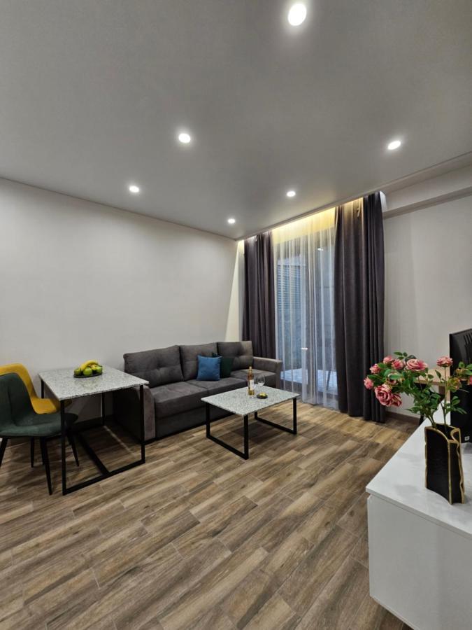 Orion Aparthotel 耶烈万 外观 照片