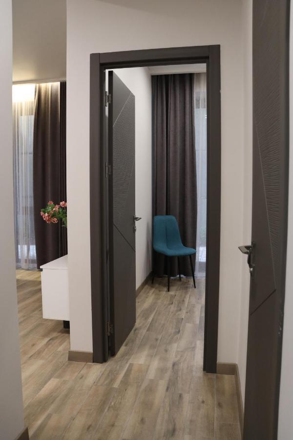 Orion Aparthotel 耶烈万 外观 照片