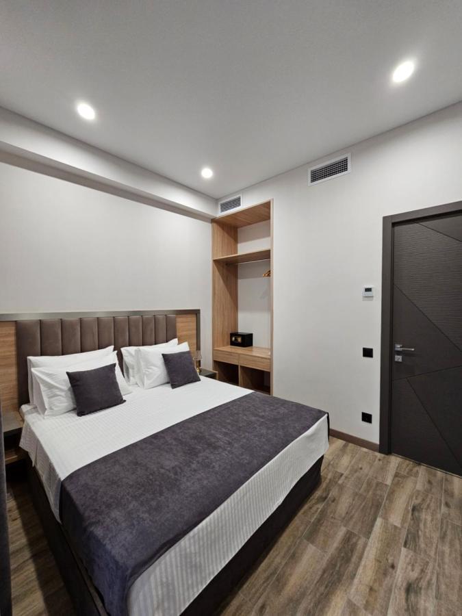 Orion Aparthotel 耶烈万 外观 照片